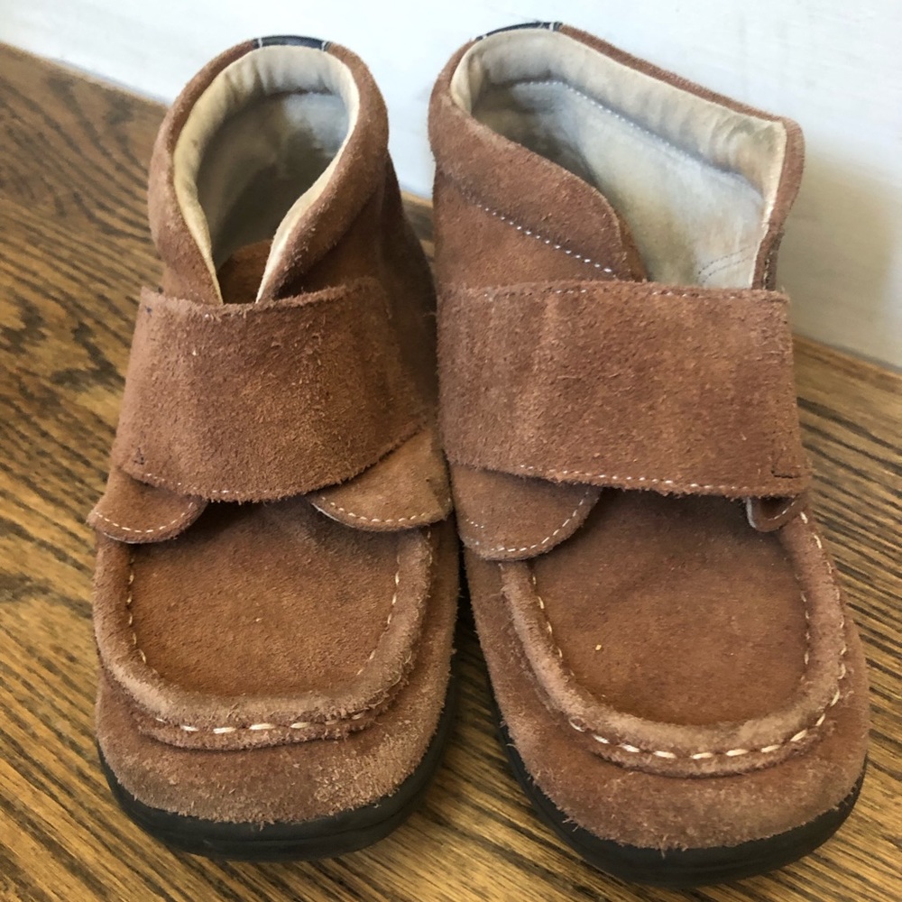 See Kai Run boys suede boots
